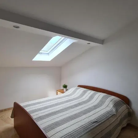 Josip Apartment *