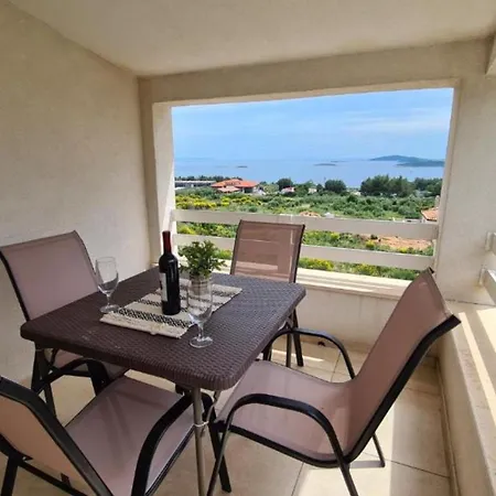 Apartment Josip *
