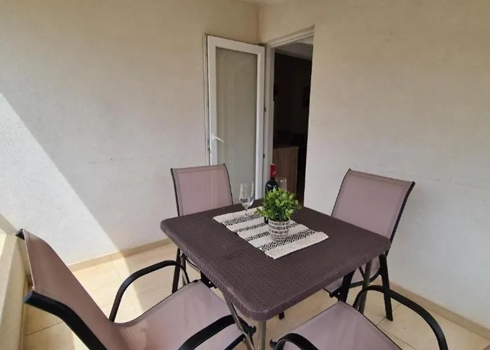 Josip * أوروبيتش